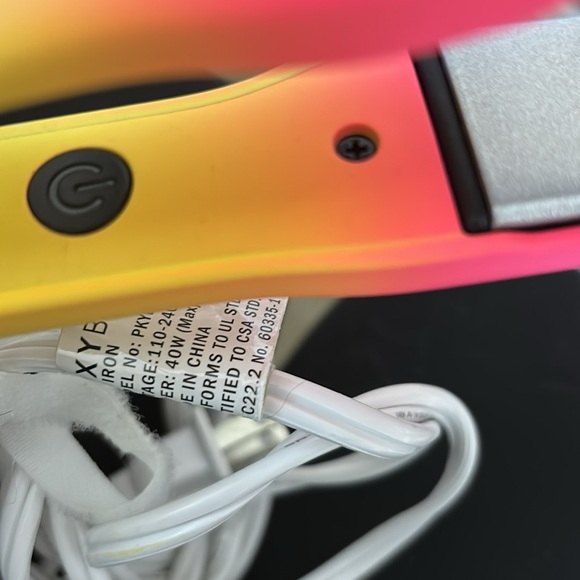 FOXYBAE HAIR STRAIGHTENER - Picture 4 of 4